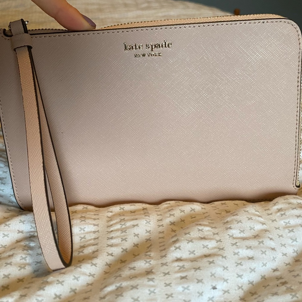 Small Kate spade wristlet